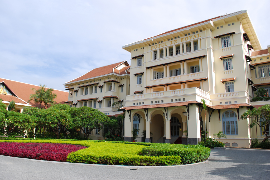 RAFFLES HOTEL LE ROYAL 5*
